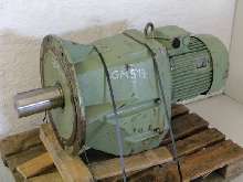  Gear motor VEM ZG7 KMRA 160 S 4 ( ZG7KMRA160S4 ) Wellendurchmesser: Ø 100 mm Flanschdurchmesser: Ø 550 mm Neu ! photo on Industry-Pilot